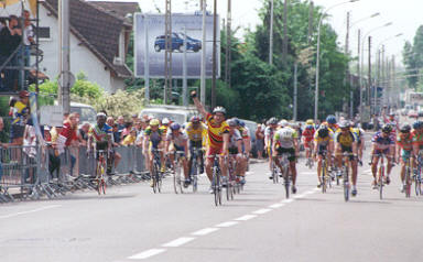 Patrick MONDAMERT 3�me, � droite de la photo